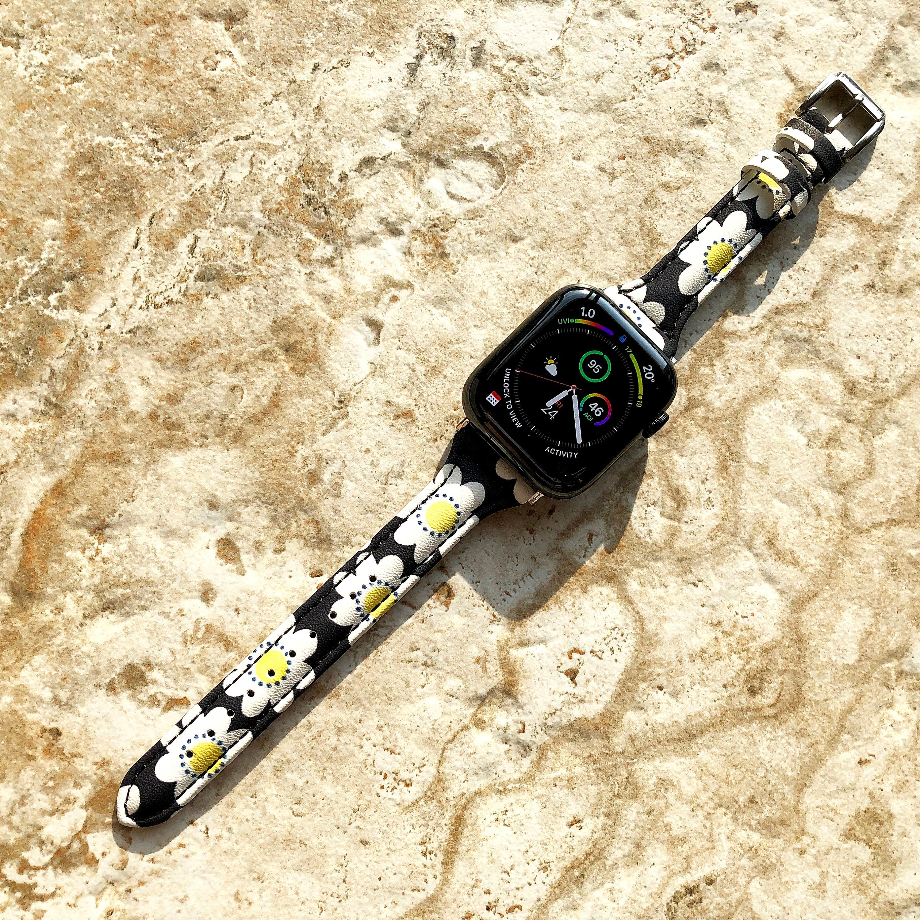 Apple Watch Daisy Flower Band for iWatch Ultra 2 49mm and 9 8 Series 41mm 45mm Case Slim Elegant Handmade Soft Leather Straps Bracelet